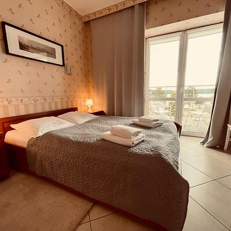 Hotel Bellevue Charzykowy Oda fotoğraf