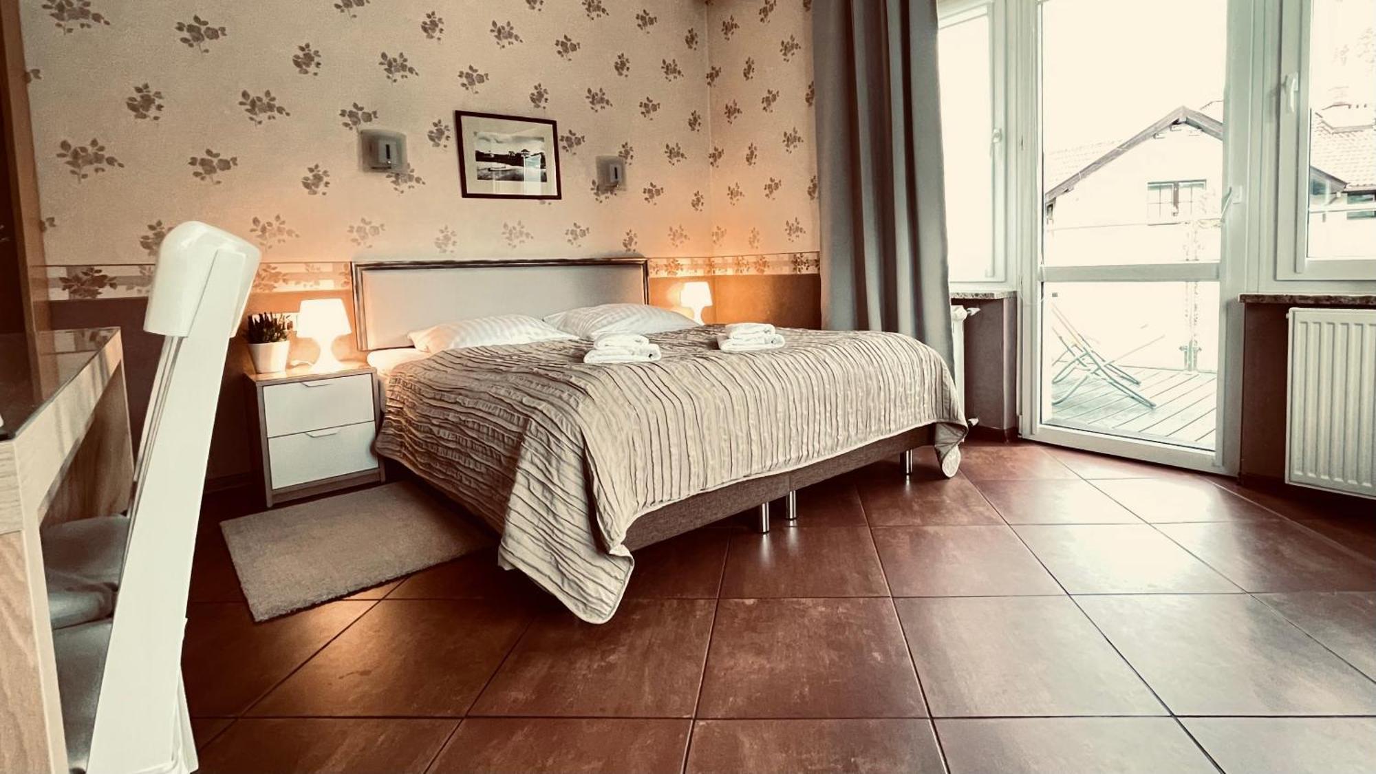 Hotel Bellevue Charzykowy Oda fotoğraf